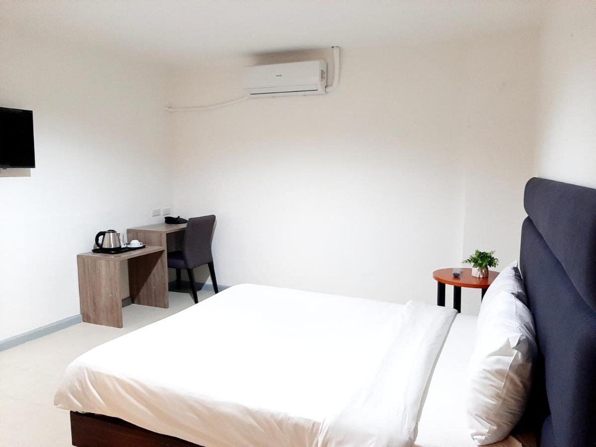 Anex Hotel Near Us Embassy Manila Dış mekan fotoğraf