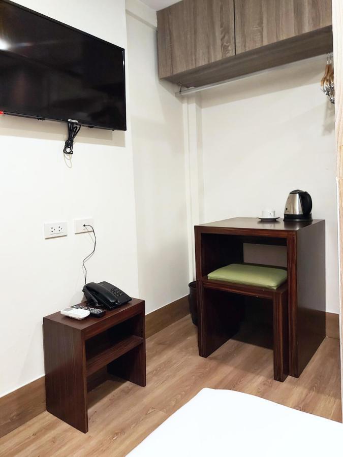 Anex Hotel Near Us Embassy Manila Dış mekan fotoğraf