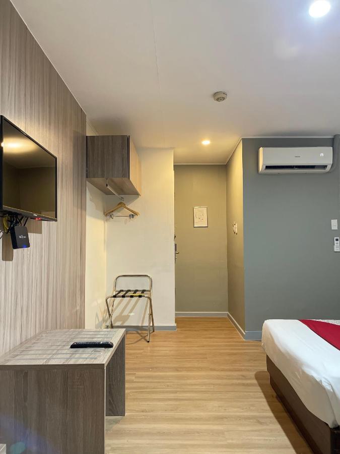 Anex Hotel Near Us Embassy Manila Dış mekan fotoğraf
